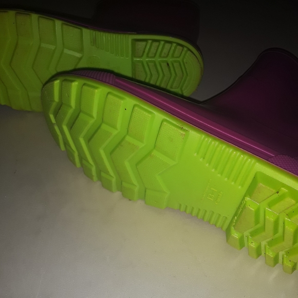 Pink Girls Rainboots New Size 13 - Picture 3 of 3